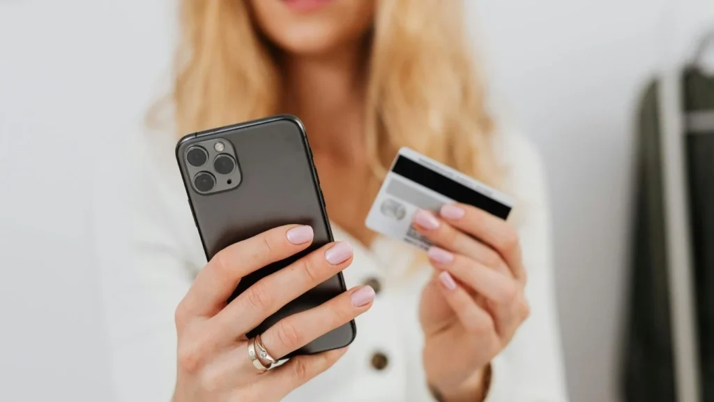 Why UK Consumers Are Shifting to Online Mobile Shopping
