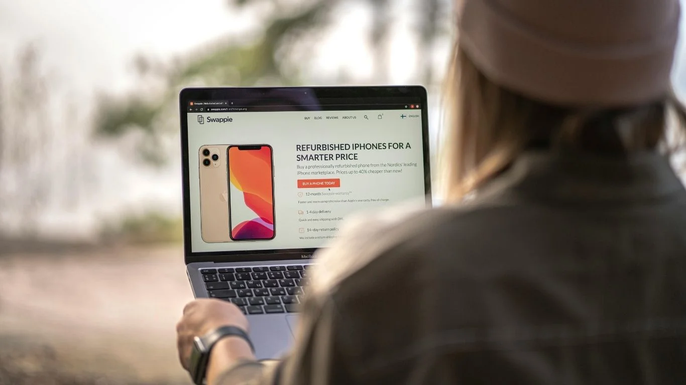 Why UK Consumers Are Shifting to Online Mobile Shopping